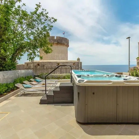 Luxurious With Private Pool וילה